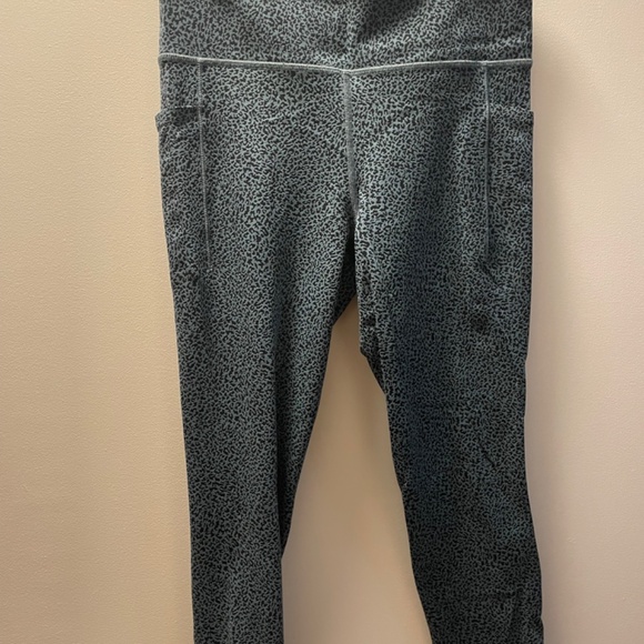 Athleta Sun Salutation Legging - Picture 4 of 6